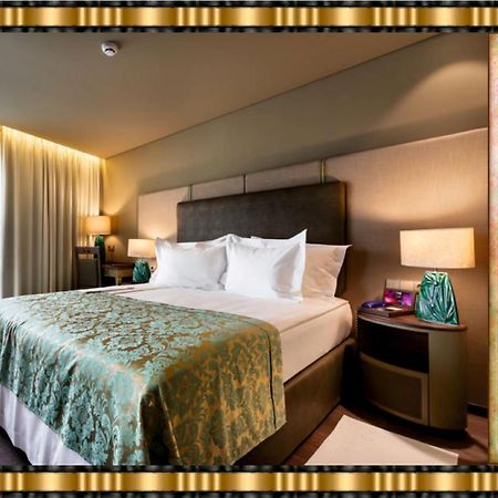 Hotel Jaguar Oporto - Airport To Hotel And City Center And Vice-Versa Is A Free And Continuous Shuttle Service From 7Am To 8Pm Buitenkant foto